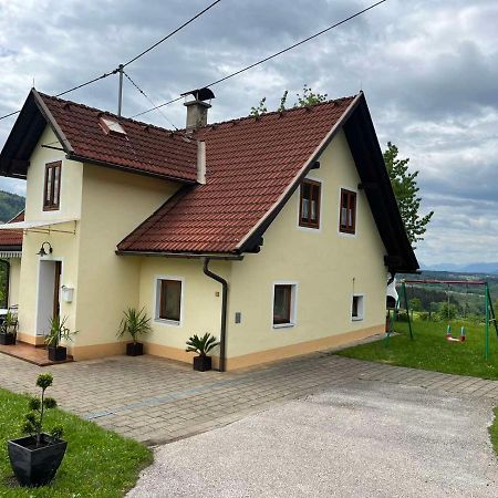 Charmantes Ferienhaus In Bester Lage Keutschach am See Buitenkant foto