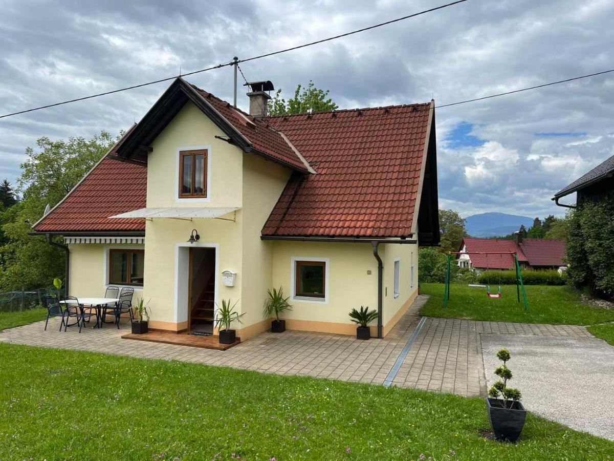 Charmantes Ferienhaus In Bester Lage Keutschach am See Buitenkant foto